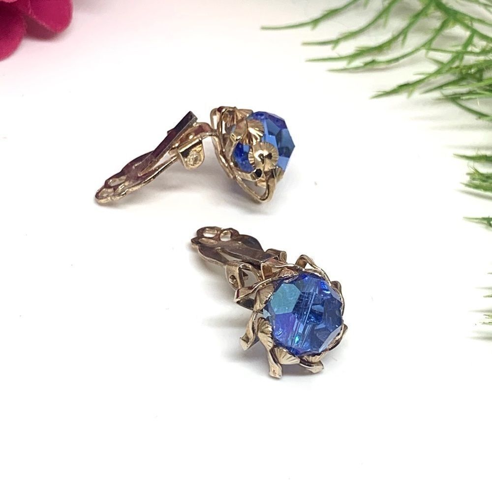 VINTAGE⚜️AUSTRIAN Crystal Blue Clip Earrings - Picture 6 of 8